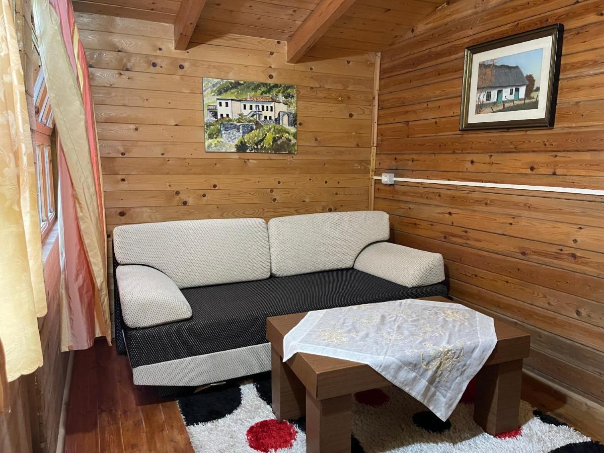 Uji I Panjes Llogara Villa Vlorë Exteriör bild